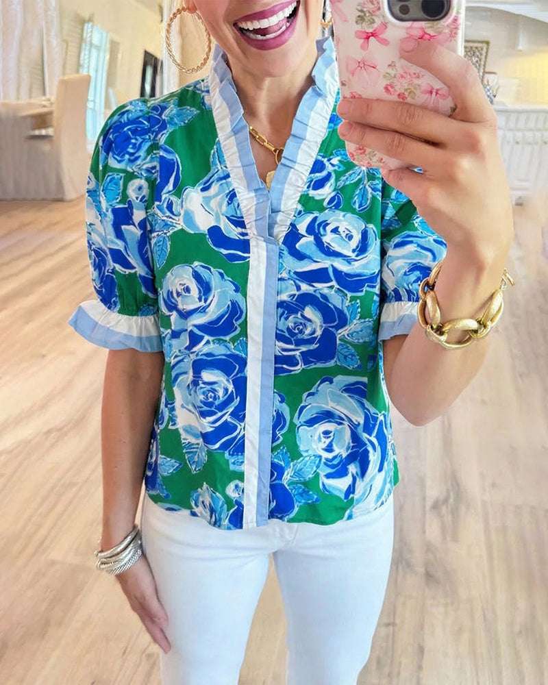 Sharleen | Bluzka damska w kwiatowy print z falbaną w romantycznym stylu