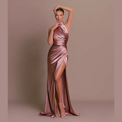 Isolde - Elegancka satynowa suknia wieczorowa z wysokim rozcięciem