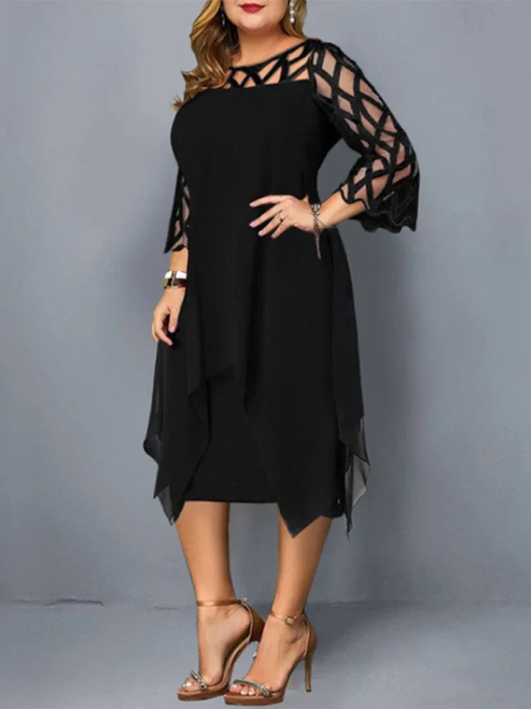 Hattie - Elegancka sukienka plus size z szyfonową warstwą i ażurowymi rękawami