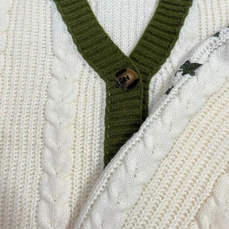 Ismara - Damski Sweter Kardigan z Haftowanymi Rękawami i Guzikami