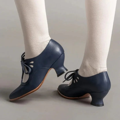 Bogna - Klasyczne buty retro na niskim obcasie z wiązaniem