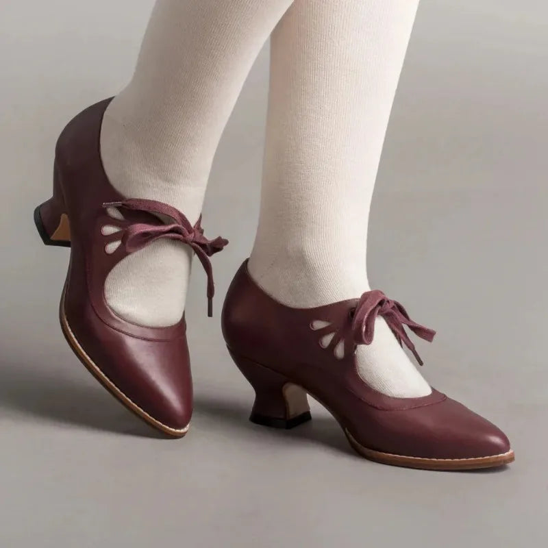 Bogna - Klasyczne buty retro na niskim obcasie z wiązaniem