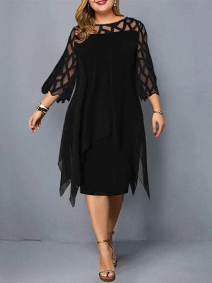 Hattie - Elegancka sukienka plus size z szyfonową warstwą i ażurowymi rękawami