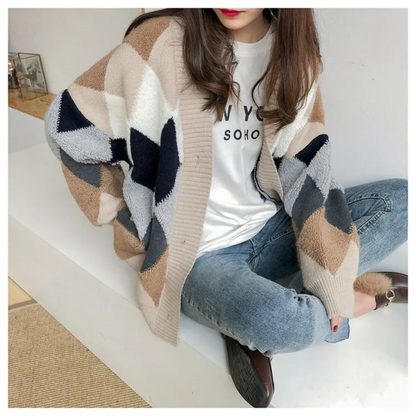 Vanessa | Kardigan damski | Oversize, z dekoltem w serek i zapięciem na guziki, na jesień