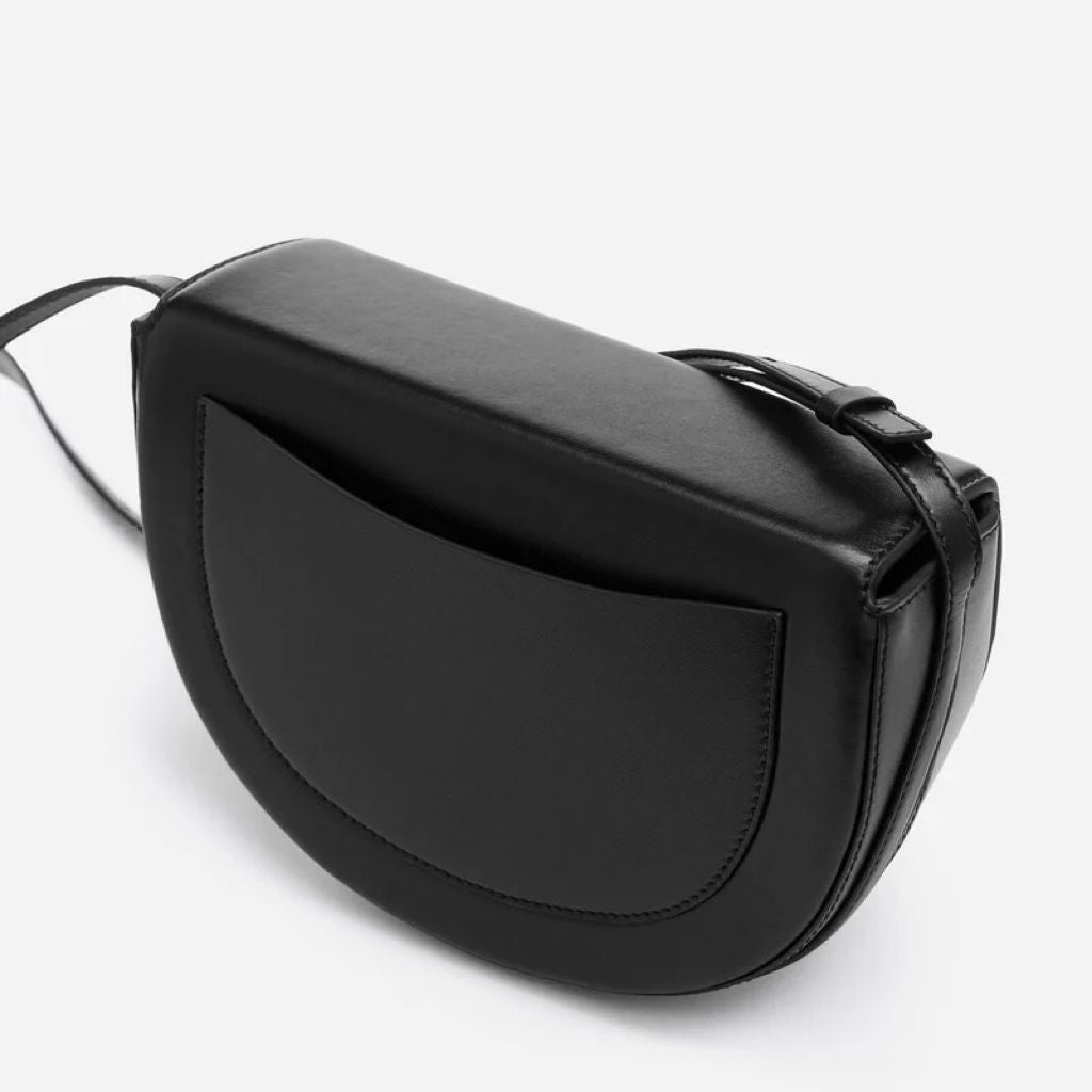 Antonia | Elegancka torebka damska na ramię, miękka struktura, regulowany pasek, klasyczny fason saddle