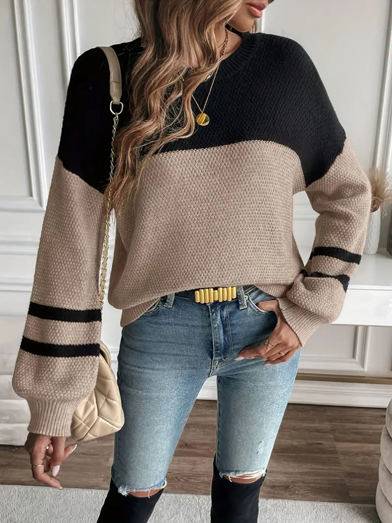 Carlena – damski sweter z dzianiny z kolorowymi wstawkami