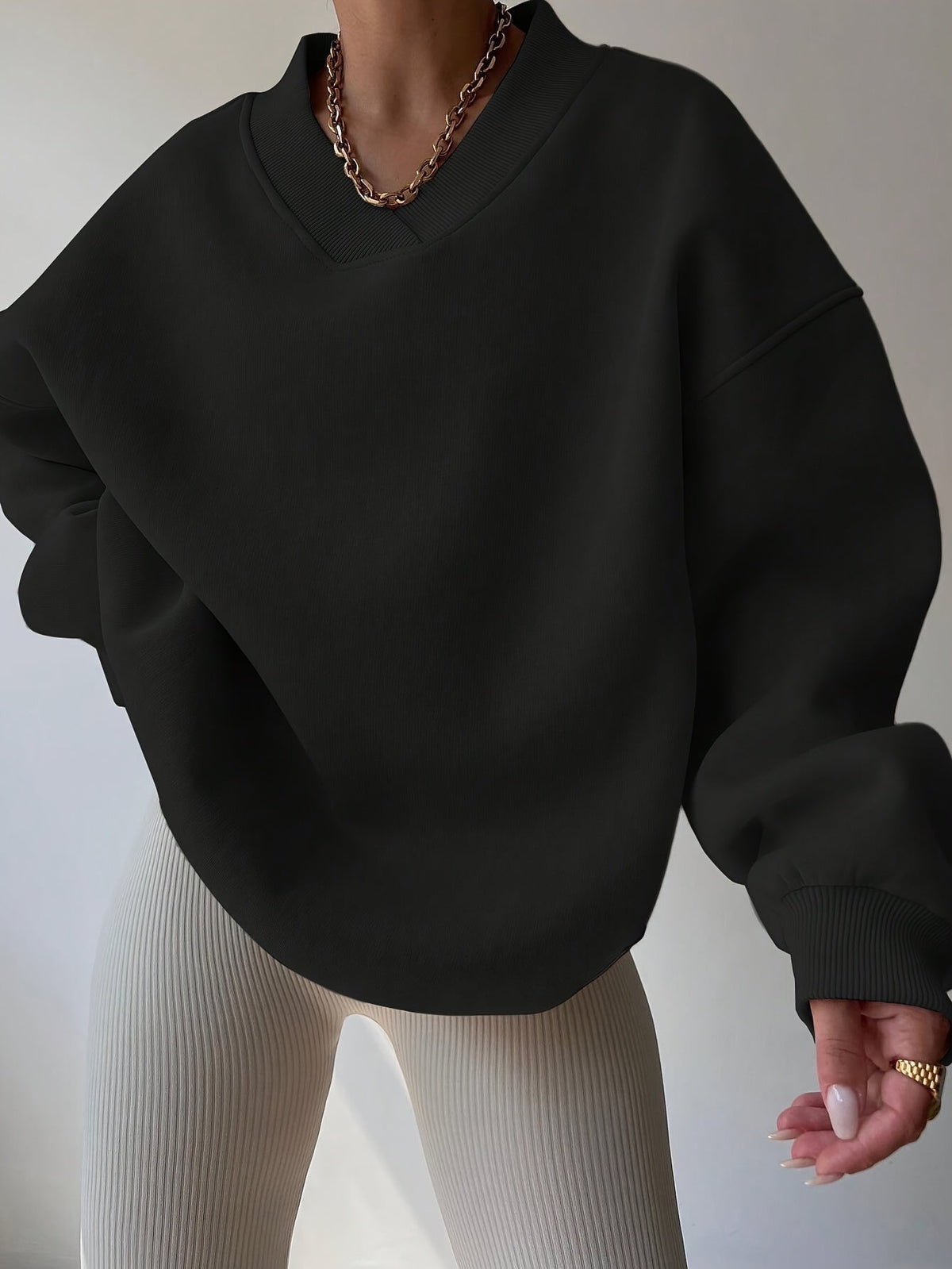 Lunara - Damska Oversize Bluza z Dekoltem V