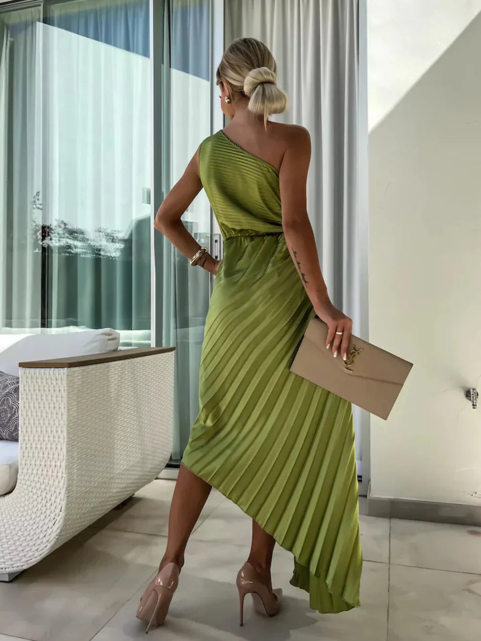 Laurence - Damska Sukienka Maxi na Jedno Ramię z Plisowaniem i Kwiatową Aplikacją