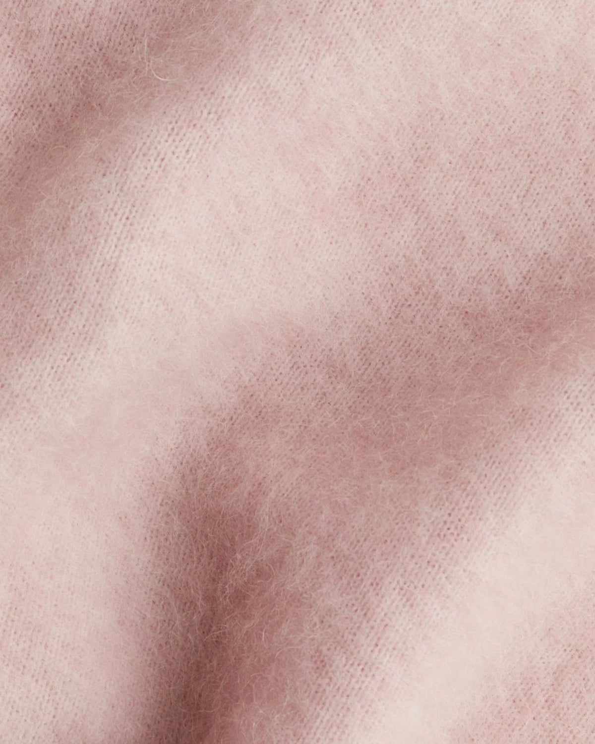 Rosmira – Miękki puszysty sweter z klasycznym dekoltem dla kobiet