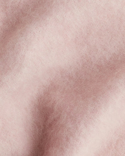 Rosmira – Miękki puszysty sweter z klasycznym dekoltem dla kobiet