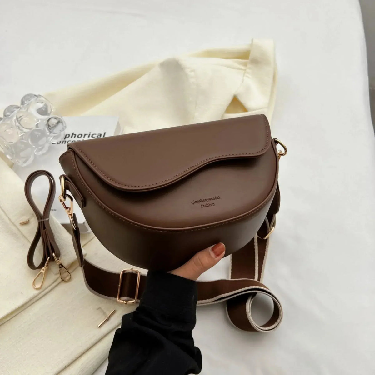 Ellie - Mała torba crossbody z szerokim paskiem