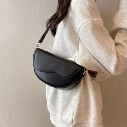 Ellie - Mała torba crossbody z szerokim paskiem