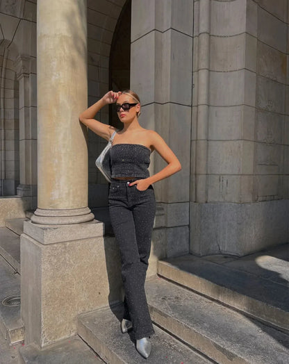 Kamila - Błyszczące jeansy slim fit z nutką glamour