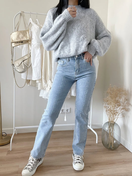 Kamila - Błyszczące jeansy slim fit z nutką glamour