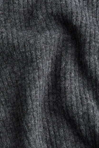 Soly | Sweter z odkrytymi ramionami