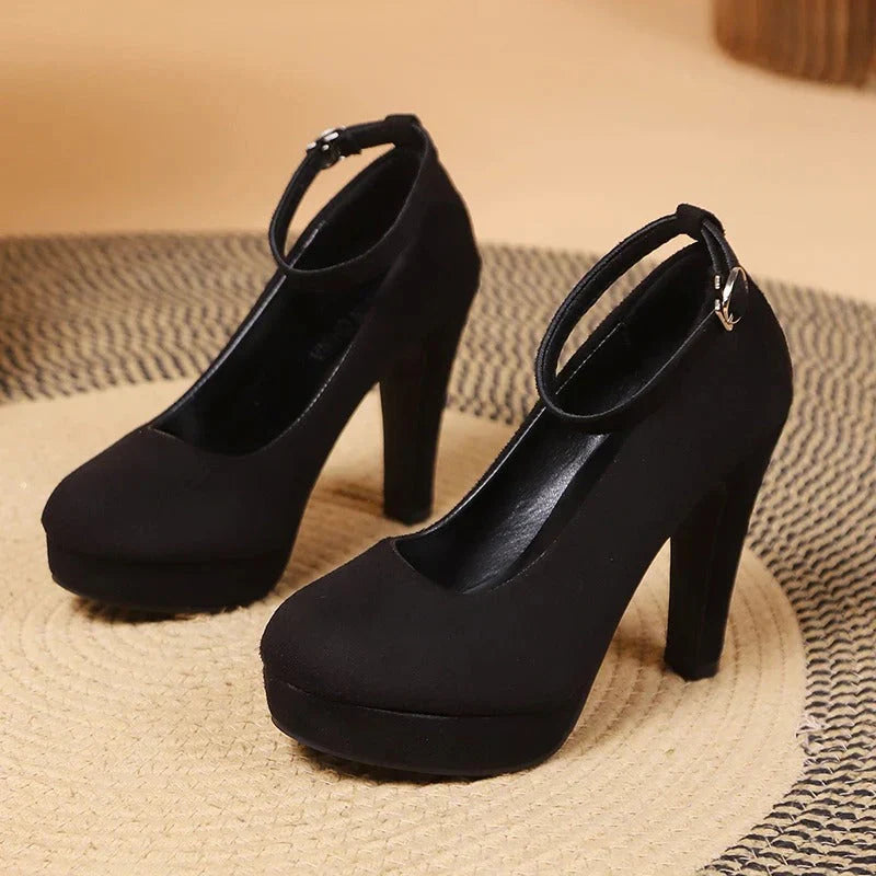 Aurelia - Damskie czółenka na słupku z paskiem – eleganckie buty na obcasie