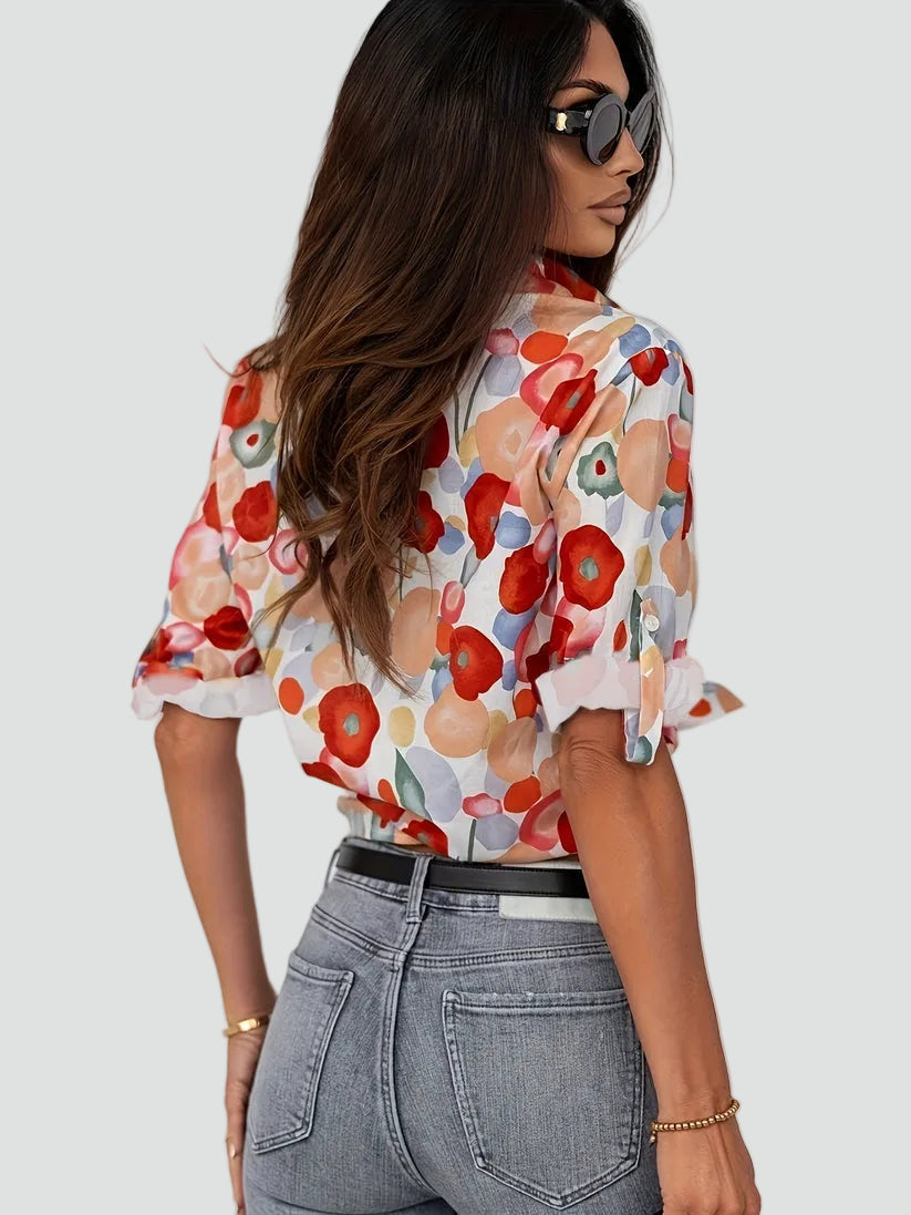 Katey | Elegancka bluzka damska w kwiatowy print zapinana na guziki
