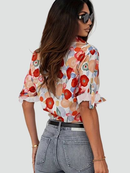 Katey | Elegancka bluzka damska w kwiatowy print zapinana na guziki